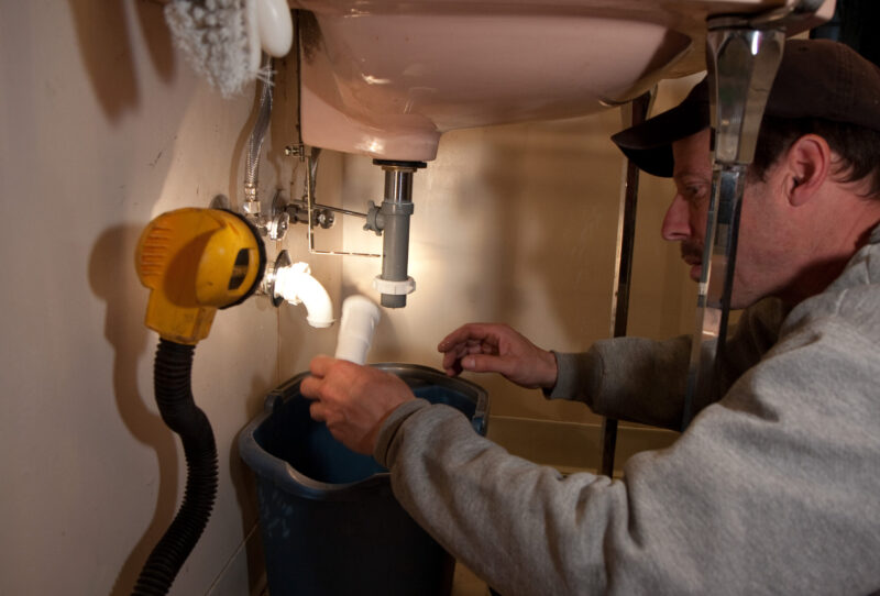 Plumber_at_work_lead-gen